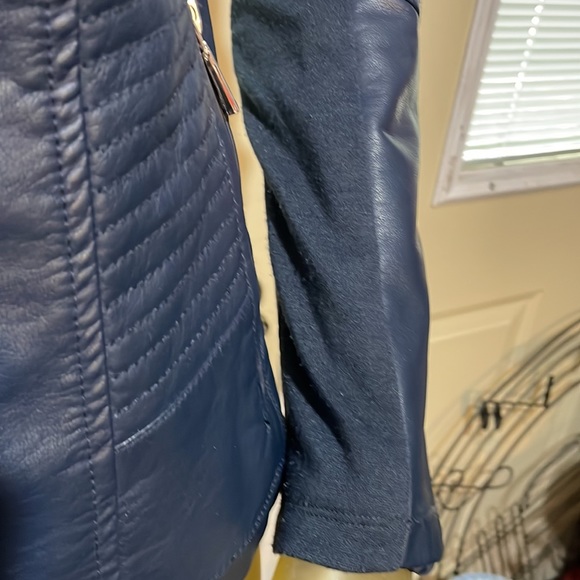 Black Rivet jacket - Picture 5 of 10